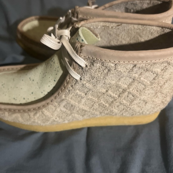 CLARKS Wallabee 'Sweet Chick' Speckled Waffle Suede Chukka Boots Men's Sz. 10M - Picture 5 of 9